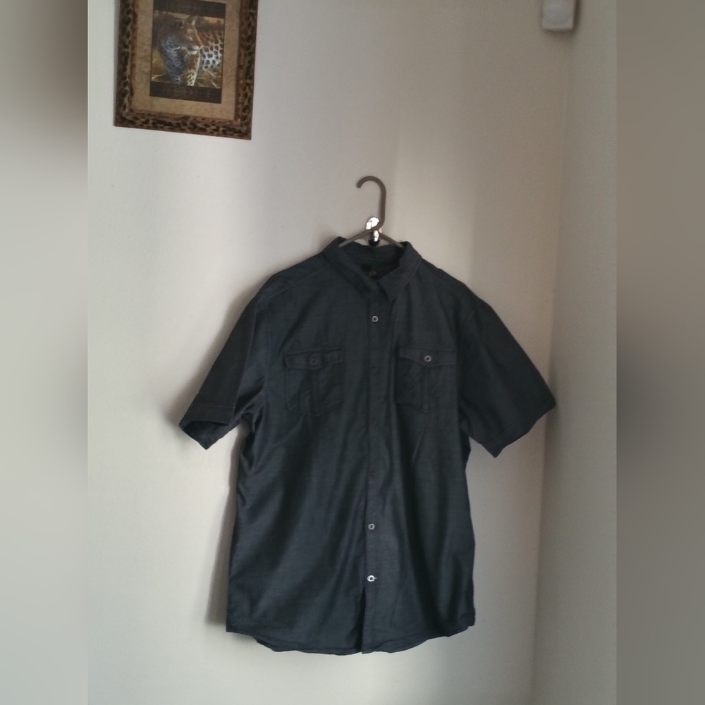 Helix Shirt Men XL Dark Gray Casual Button Down Vacation Church Dinner Versatile